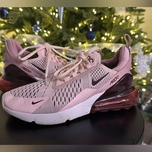 WOMEN'S NIKE AIR MAX 270
